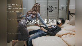 商城跟随抄底跟男友逛街的高颜值美眉 外表看着清纯 内心闷骚 穿着黑骚丁卡在屁沟里