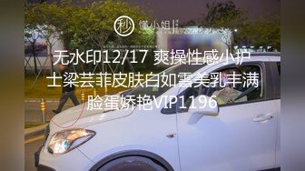 饥渴小骚逼忍不住了在楼道里找刺激口交大鸡巴真骚，回到屋里迫不及待就干上了，顶在门边抽插爆草呻吟