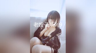 商场一路跟踪抄底粉裙美女竟然光着屁屁来逛街